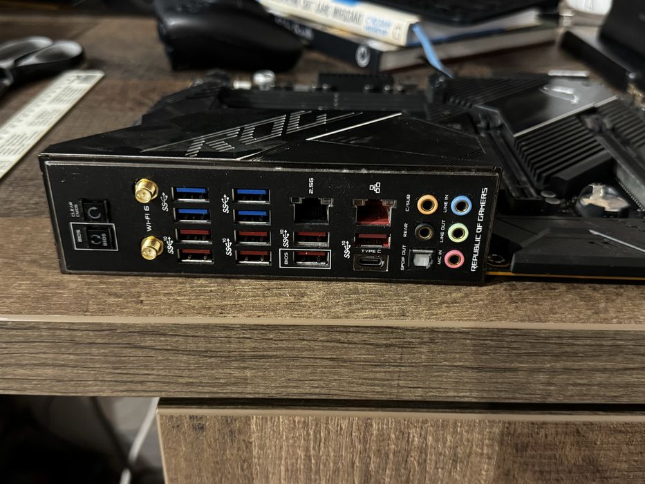 Материнська плата Asus ROG CROSSHAIR VIII DARK HERO x570