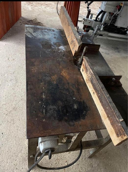 Frezarka dolnowrzecionowa