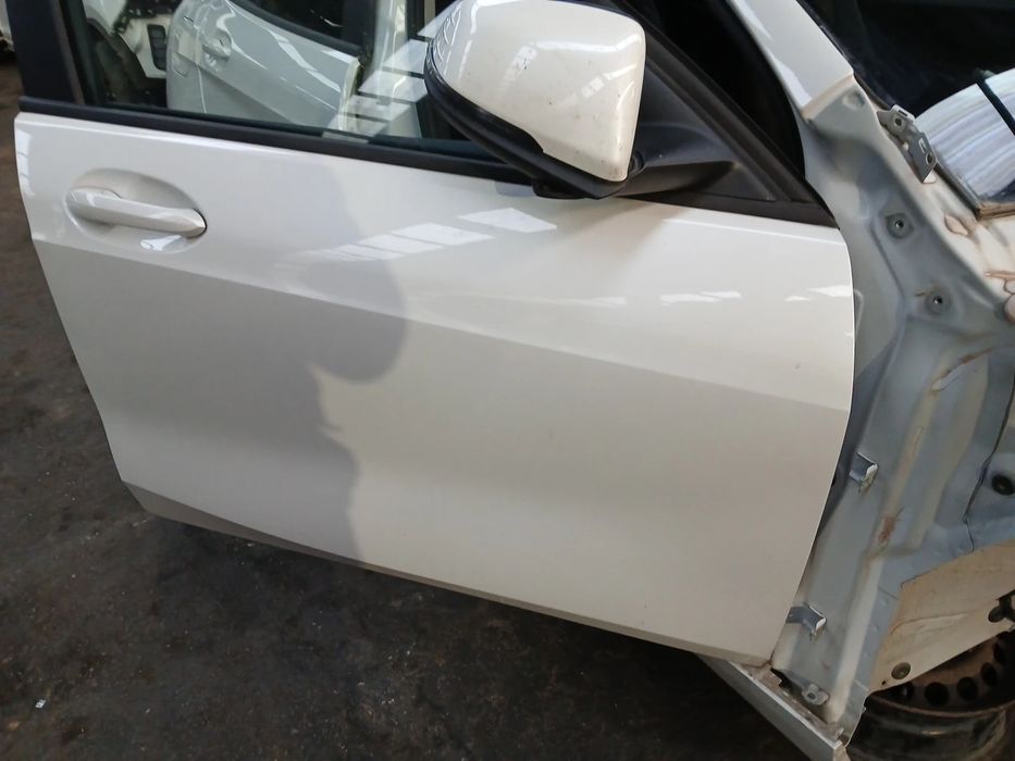 Porta frente direita BMW 1 (F40)