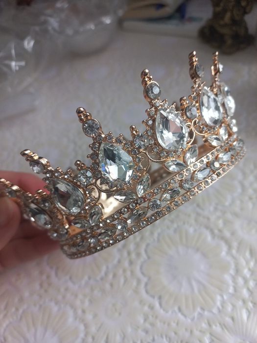 Корона,діадема,прикраси на торт