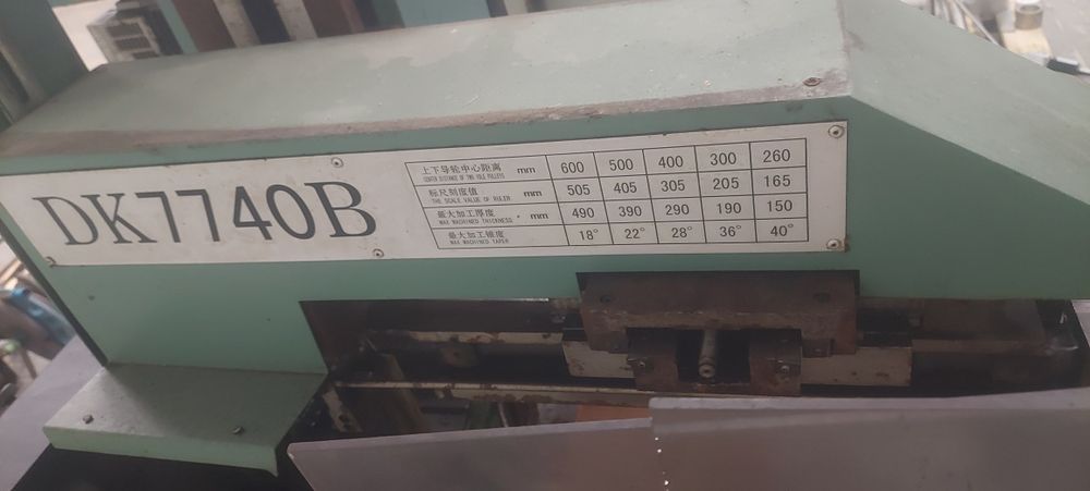 Elektrodrążarka drutowa DK7740B