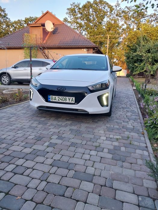 Автомобіль Hyundai Ioniq