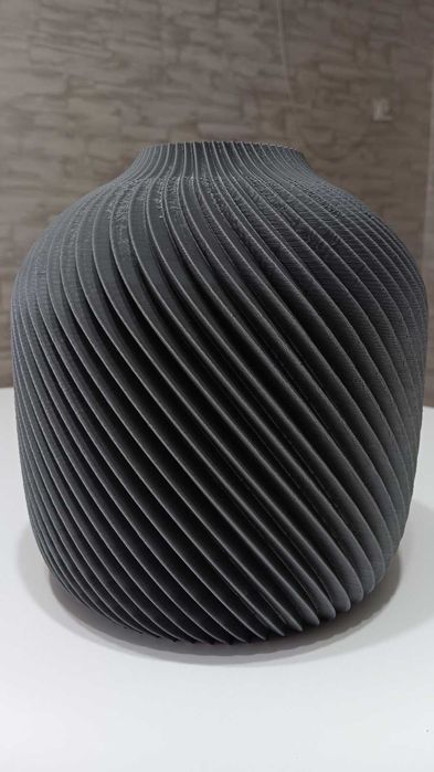 Декоративна ваза.