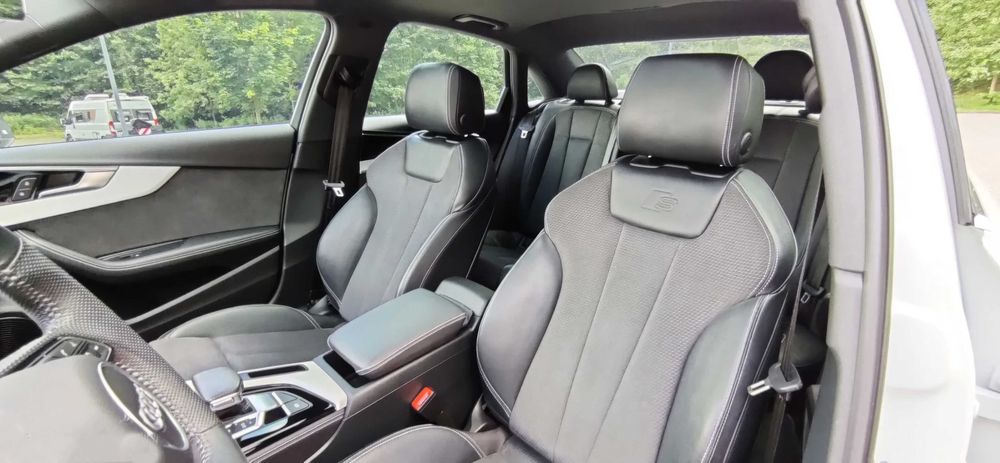 Audi A4      2020