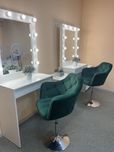 Место для мастера Бровиста / визажиста на Крещатике