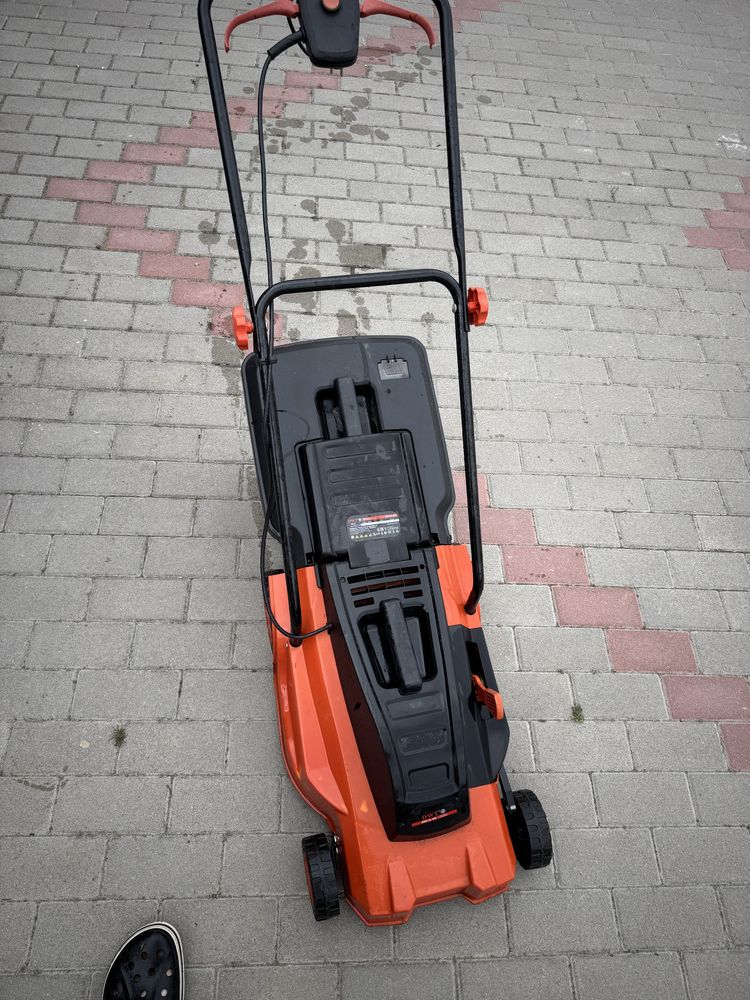 Продам газонокосарку електричну