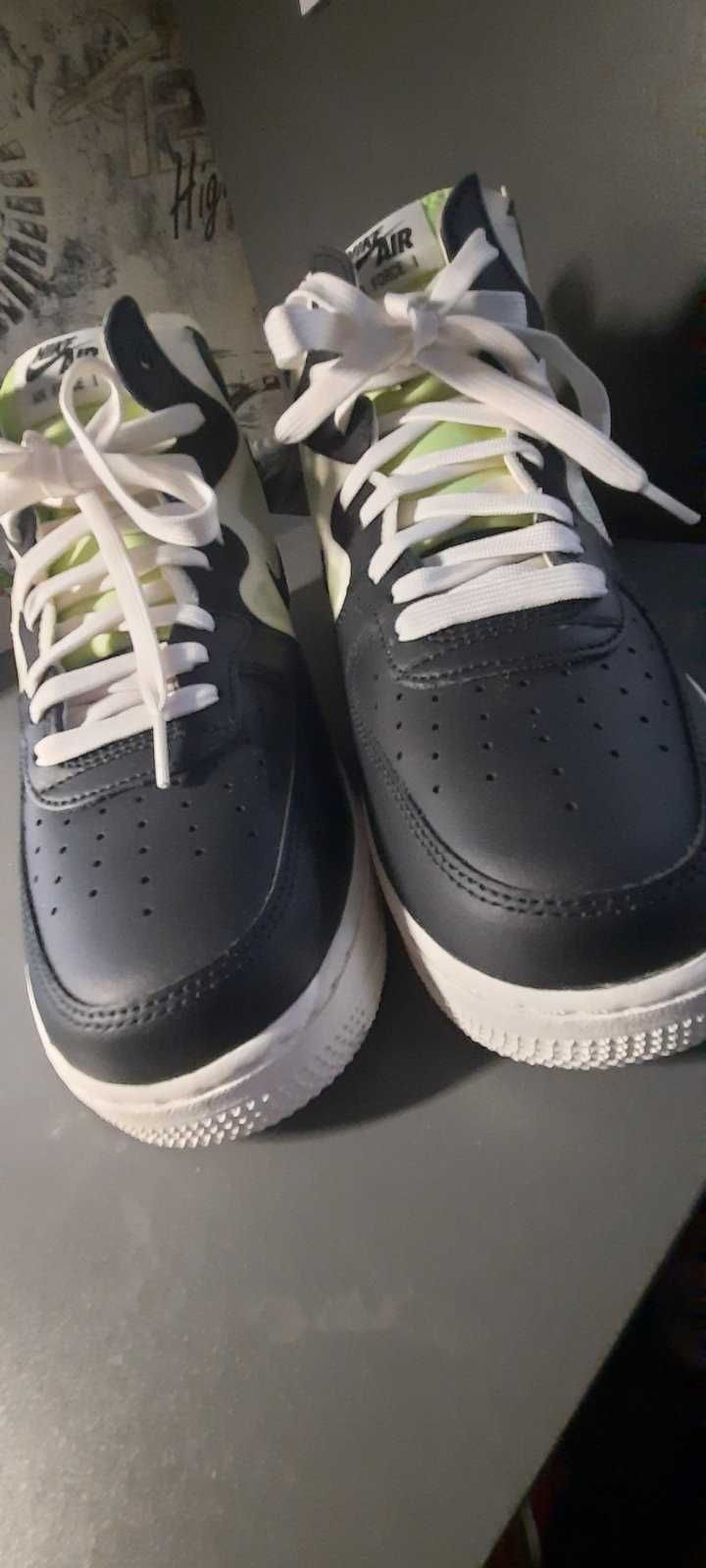 Кросівки Nike 42.5