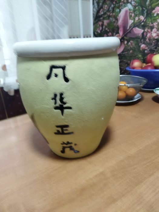 Продам глиняний вазон для квітів