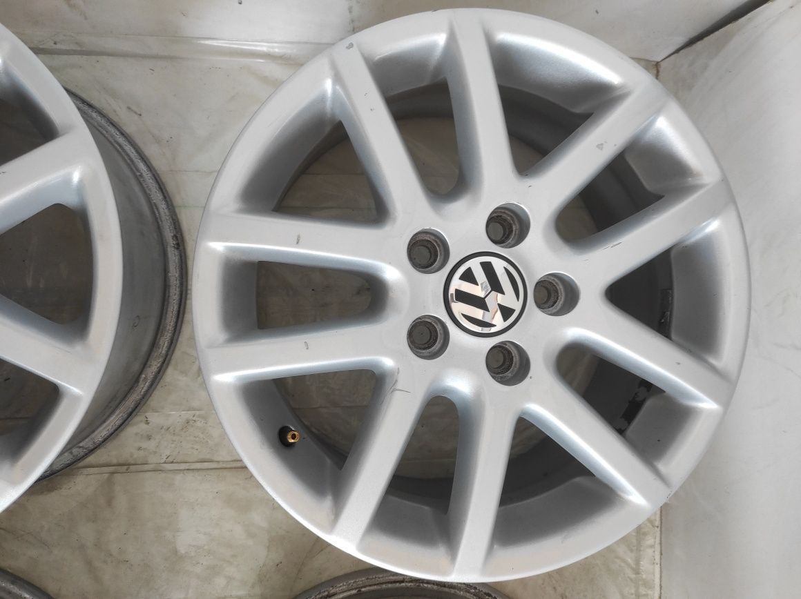 230 Felgi aluminiowe ORYGINAŁ VW Volkswagen R 16 5x112 otwór 57,1