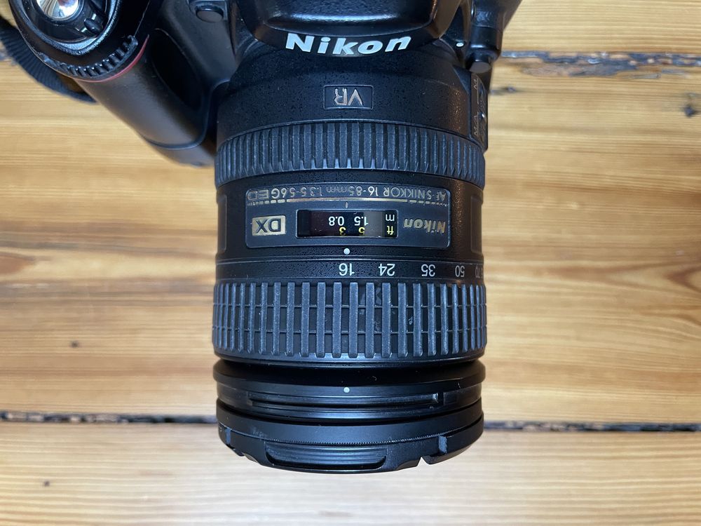Nikon D80 + obiektyw Nikkor 16-85mm 1:3.5-5.6G ED + oryginalny grip