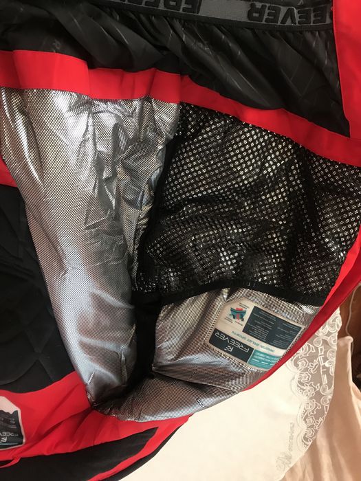 Продам термокуртку. Розмір XL. 52-54 розмір. Вишлю наложкою. Нова.