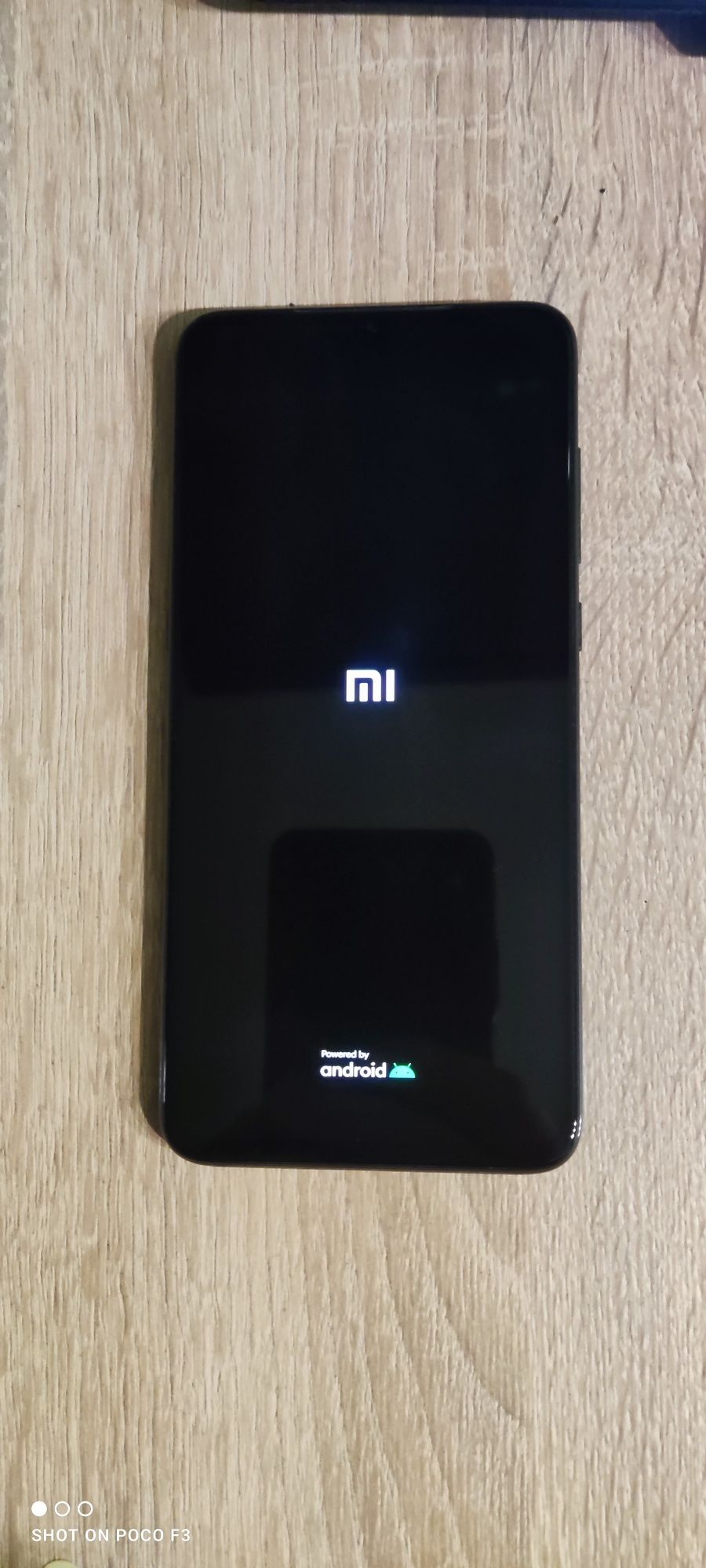 Xiaomi Mi9 + Ładowarka indukcyjna.