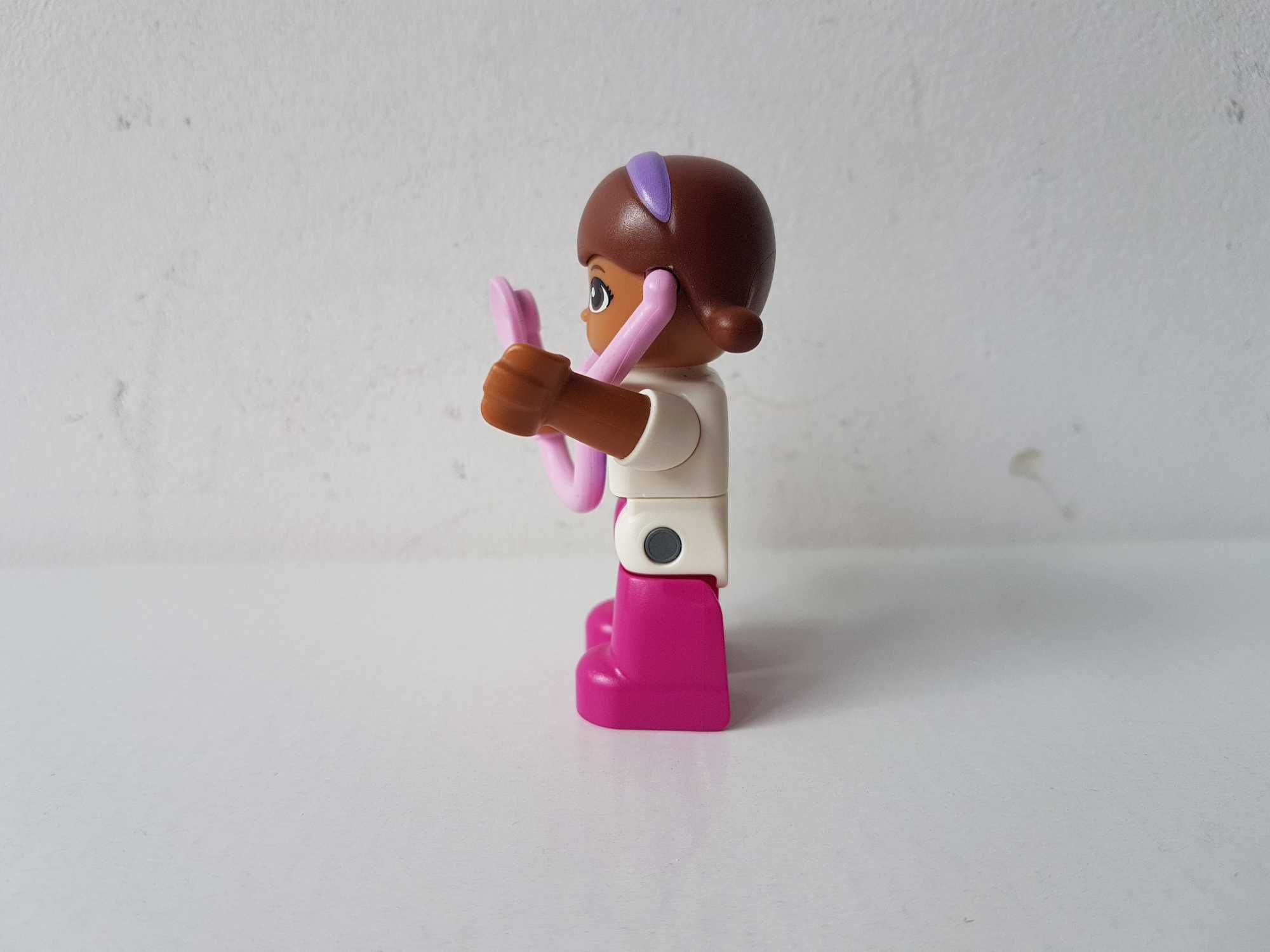 Figurka LEGO DUPLO Doktor Dosia ze stetoskopem Klinika dla pluszaków