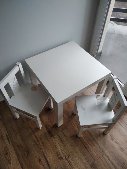 Stolik plus 2 krzesła z IKEA