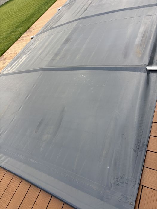 Pokrywa przykrycie basenu