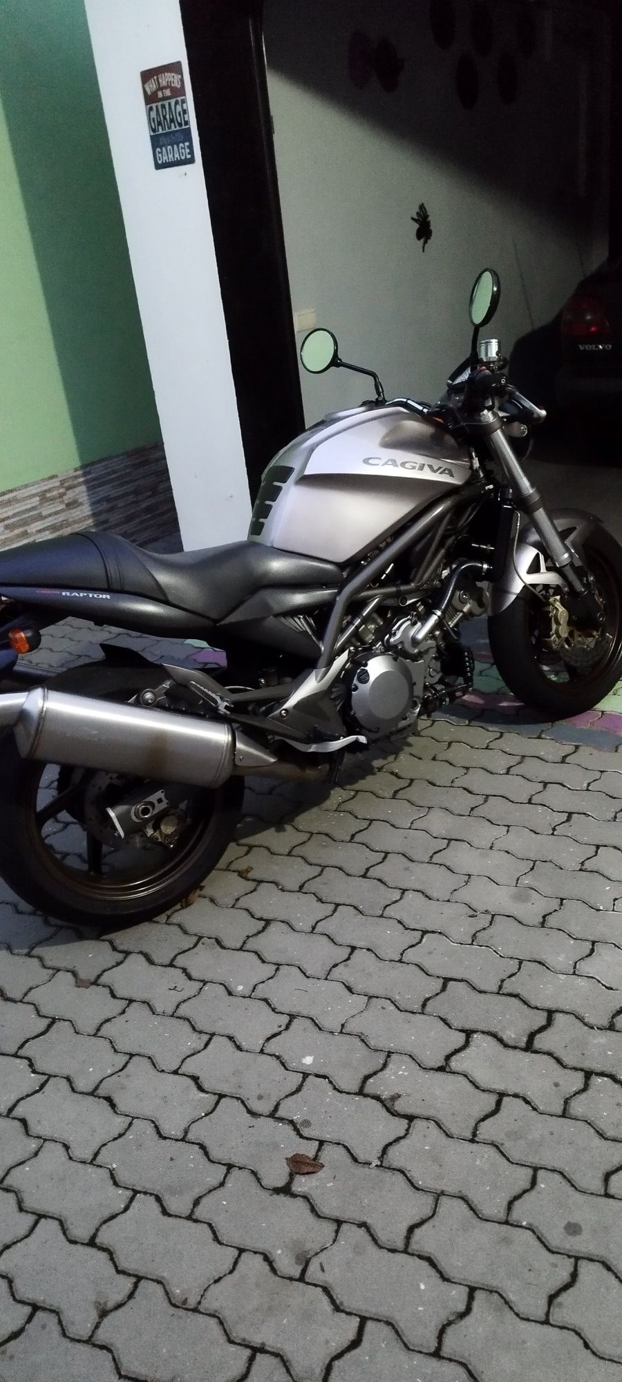 Cagiva raptor 1000