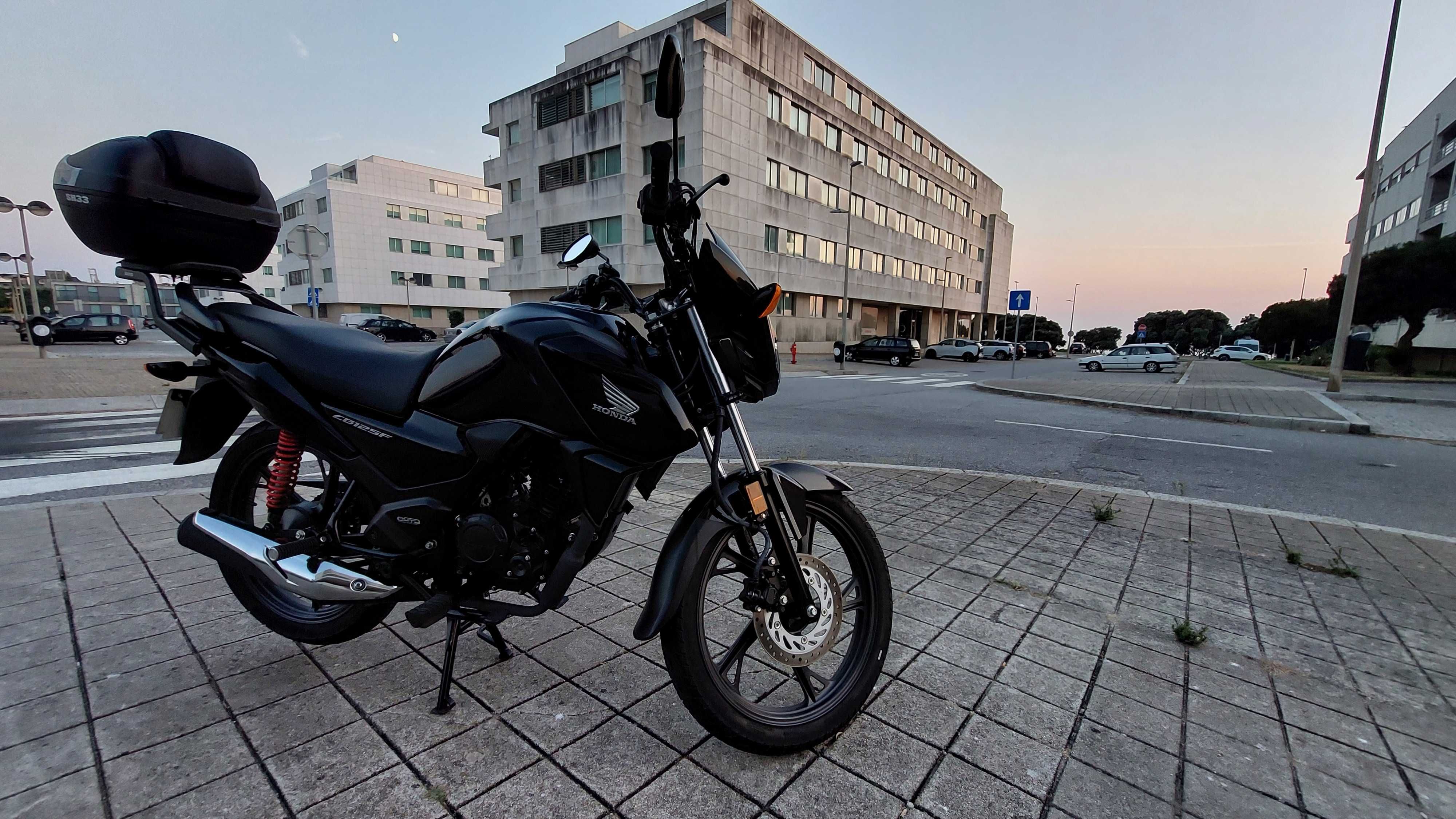 Vende-se HONDA CB 125 F