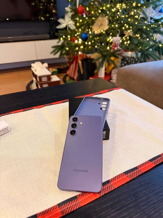 Samsung Galaxy S24 256GB Cobalt Violet в ідеальному стані