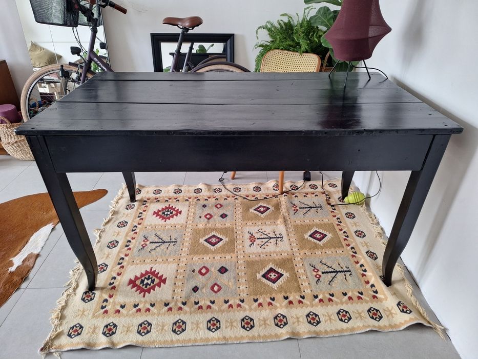 Ponad 100 latni stół