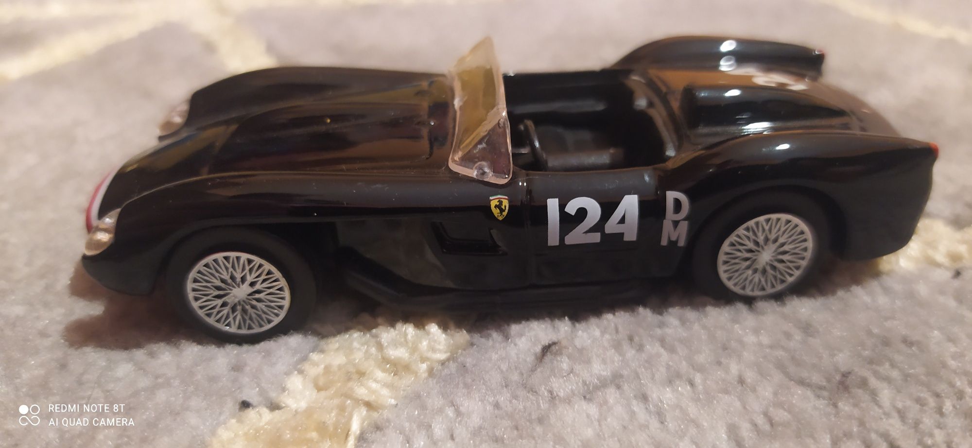 Samochodzik Ferrari kolekcja shell