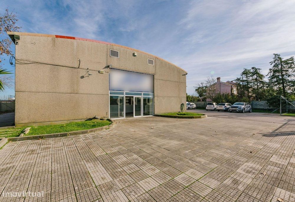 Armazém Industrial com Escritórios para Venda em Pinhal Novo