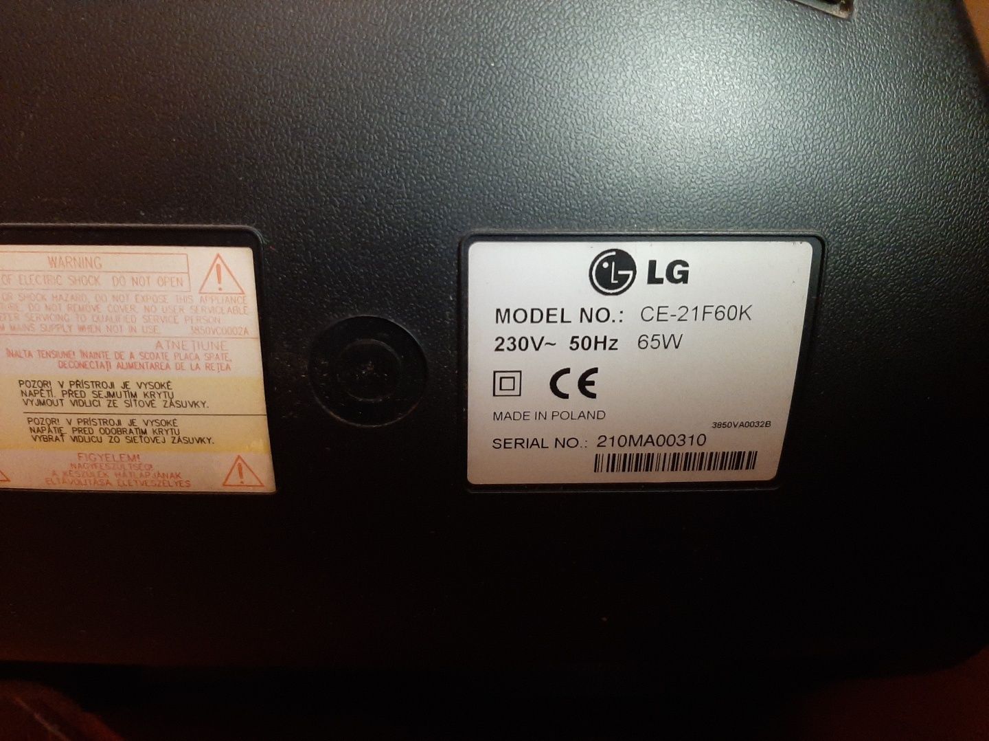 Телевизор LG  модель CE-21F60K