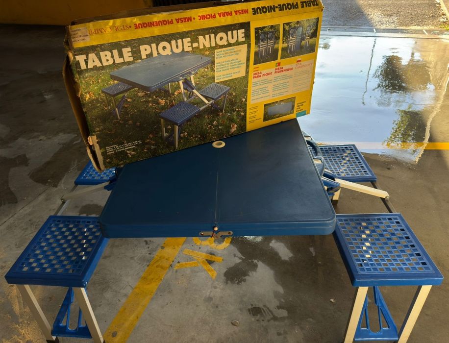 Mesa de piquenique dobrável com cadeiras