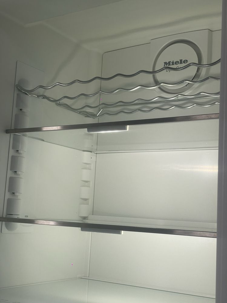Вбудований Холодильник Miele KFN 37682 No Frost/BioFresh/Сенсорний!