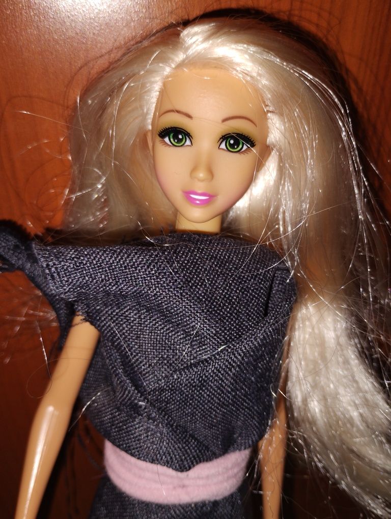 Lalka typu Barbie