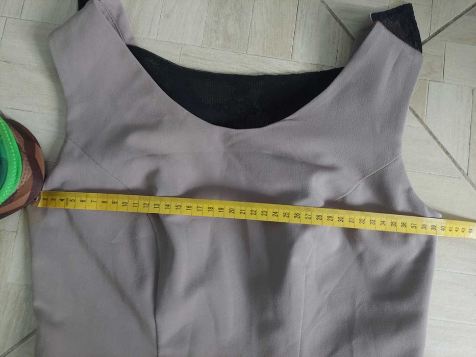 Piękna elegancka sukienka r. 36 / s