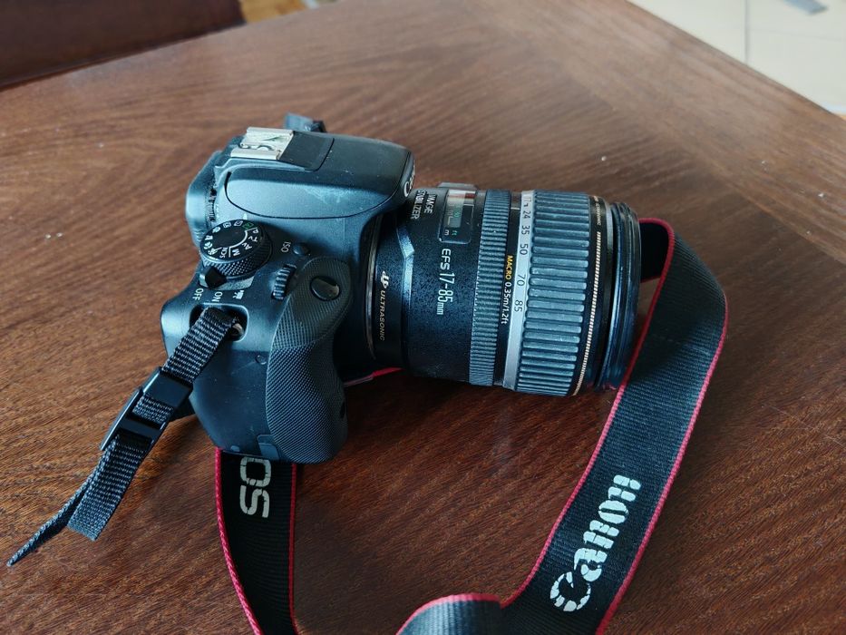 Aparat lustrzanka Canon EOS 100D z obiektywem EFS 17-85 mm