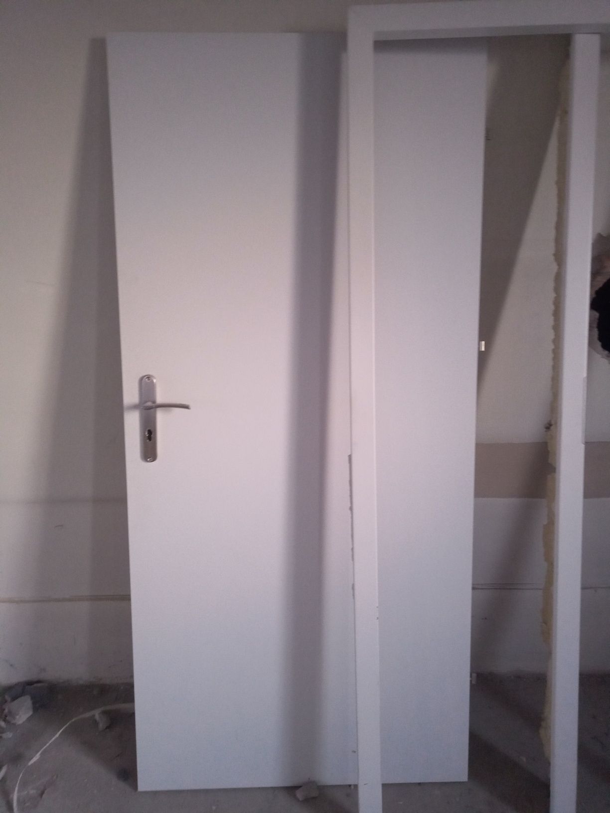 Drzwi wewnętrzne. Prawe. 90 cm.