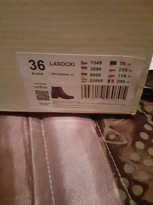 Botki czarne rozm. 36 Lasocki