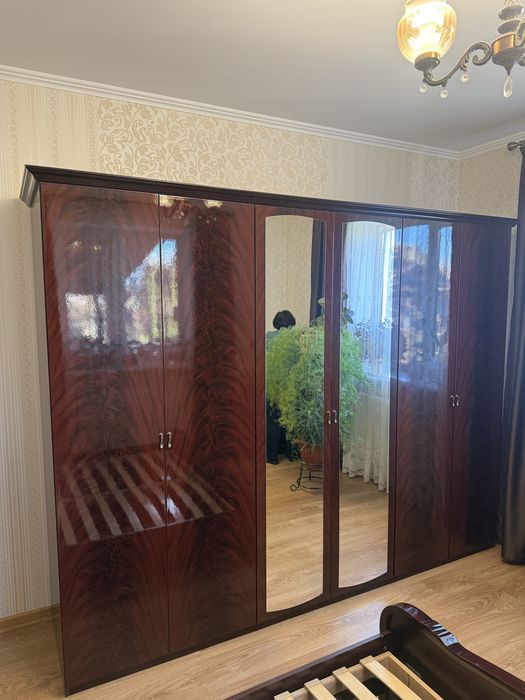 Меблі ліжко комод тумбочка шафа спальня