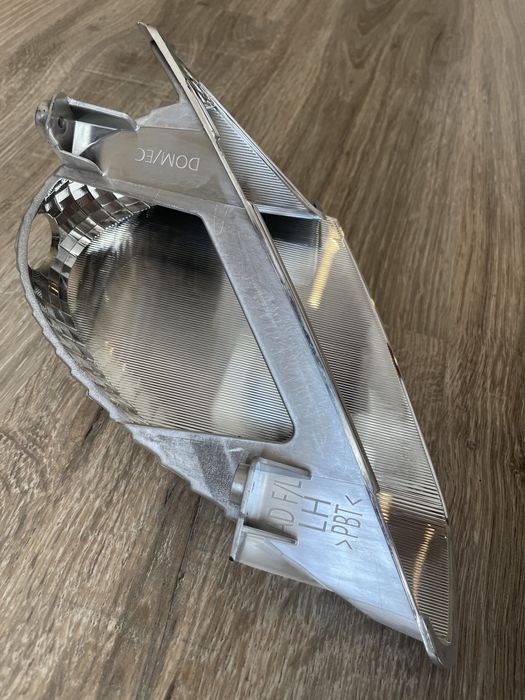 Оригінальний відбивач рефлектор лівої фари Hyundai Elantra AD 2019 LH