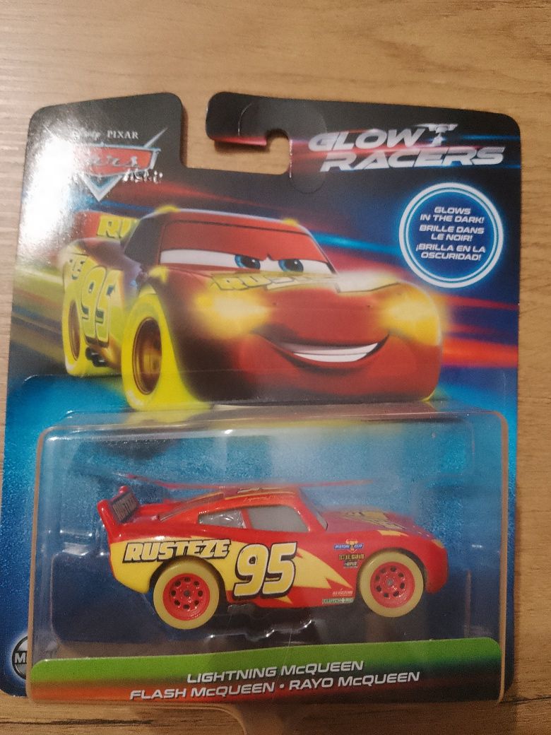 Świecące auto Glow Racers Disney pixar Cars MCQUEEN