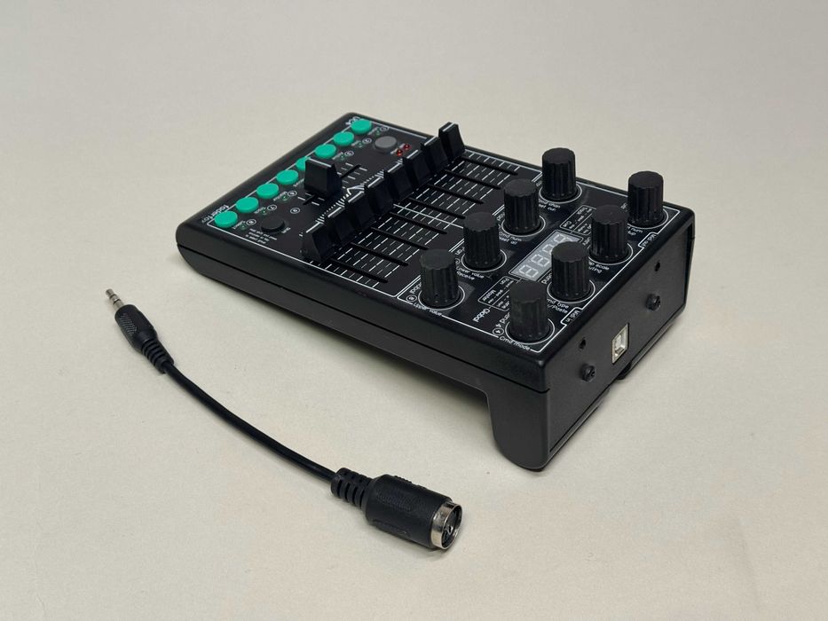 Faderfox UC4 kontroler MIDI