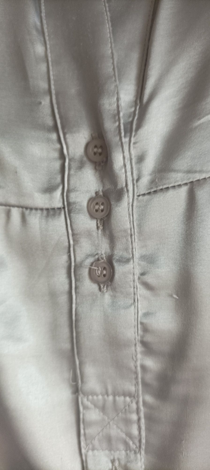 Conjunto de calção e blusa acetinada prateada tamanho S, da Zara