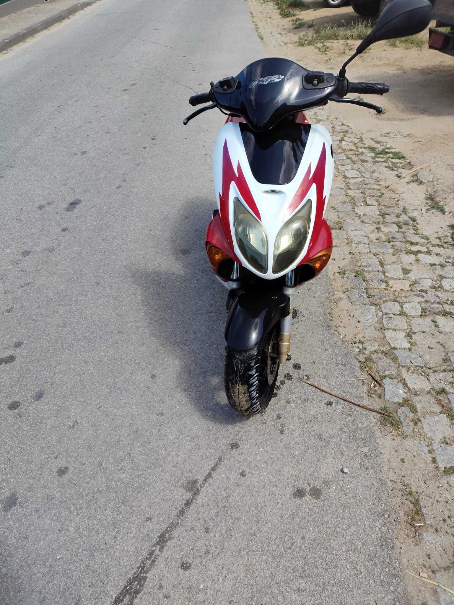 Scooter Honda X8R