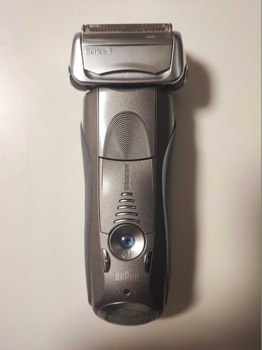 Электробритва BRAUN Series 7 7893s Wet&Dry состояние новой