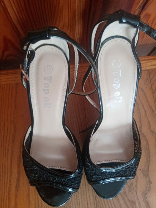 Buty na obcasie, sandały czarne TOP OR