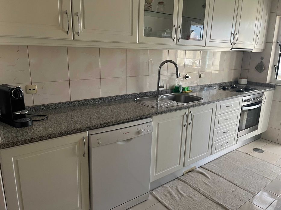 Balcão cozinha em granito Pedras Salgadas