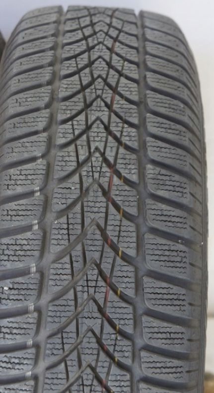 Opony Dunlop 195/65 R15 zimowe komplet