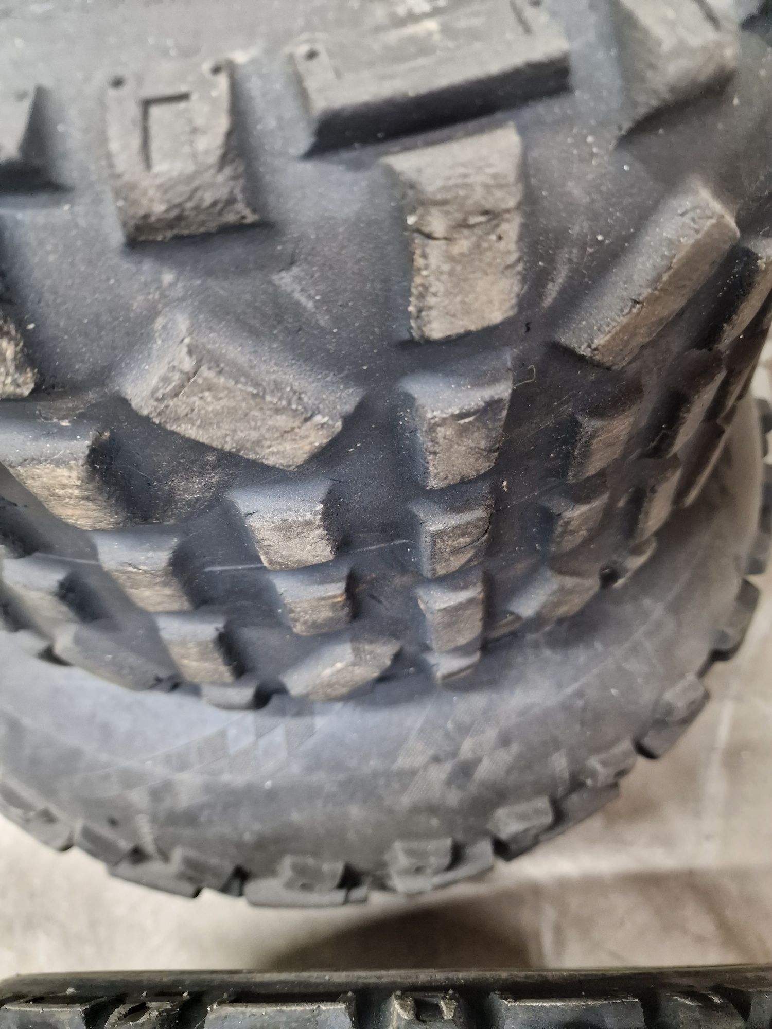 Vendo vários pneus para moto4