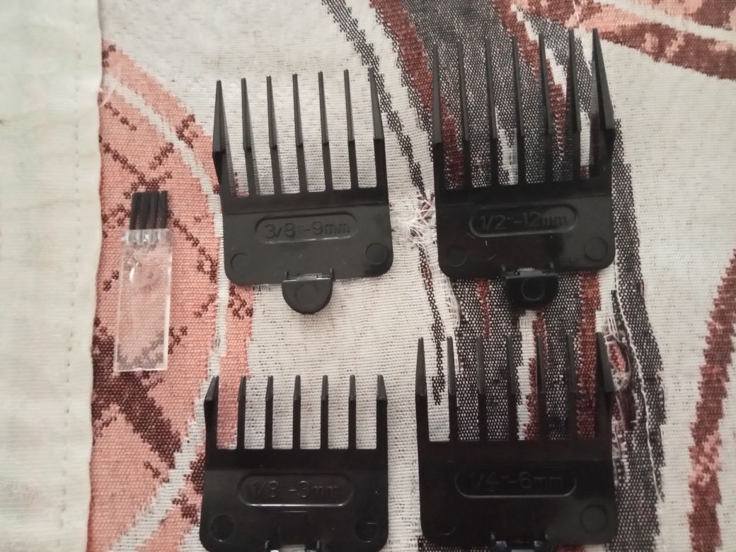 Máquina Cortar Barba E Cabelo Com Todos Acessórios Nova
