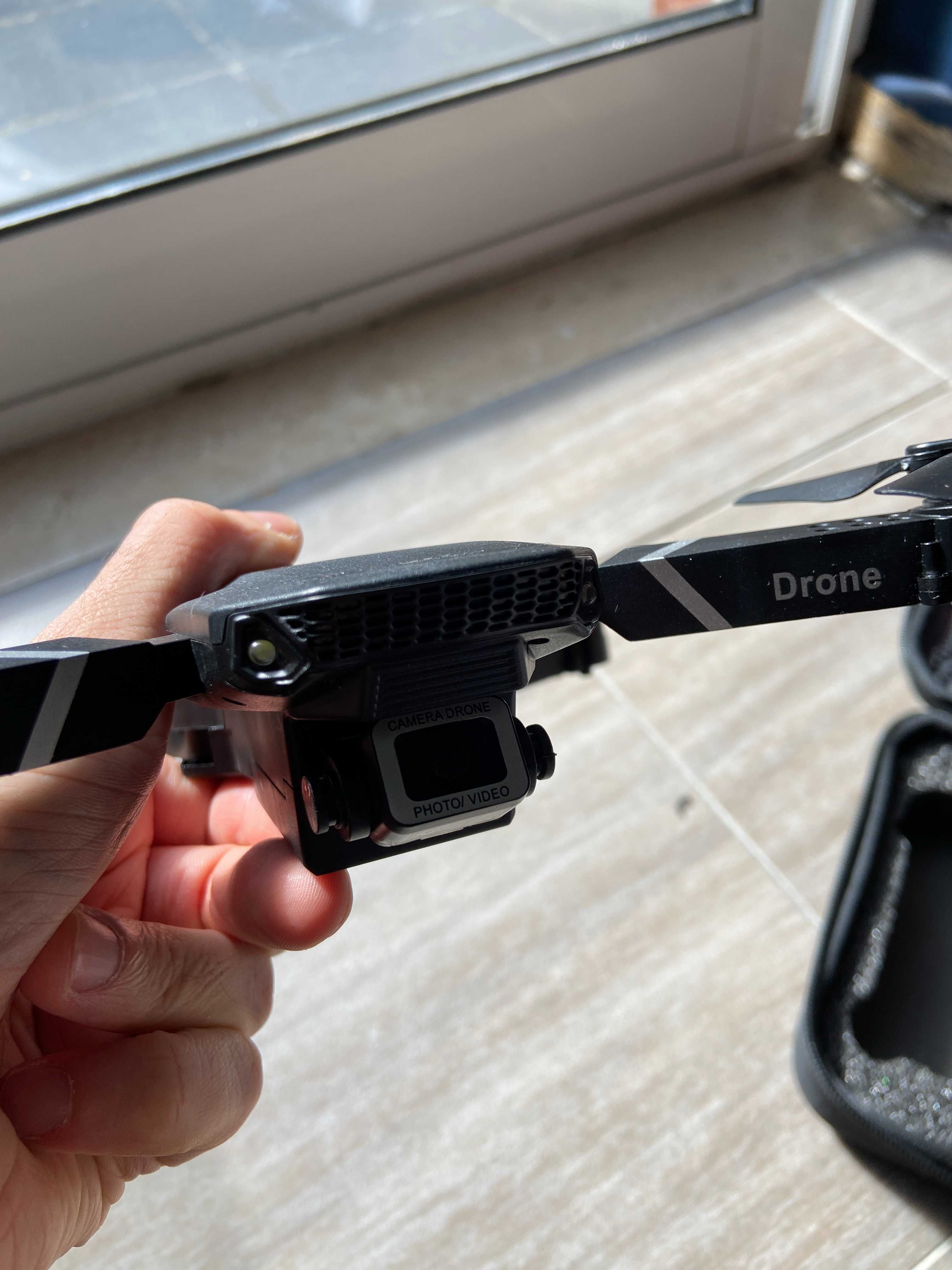 Mini Drone com Câmara + Comando + App para Telemóvel