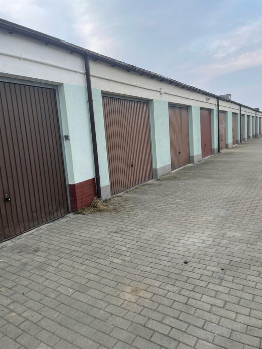 Garaż w zabudowie szeregowej Dzierżoniów