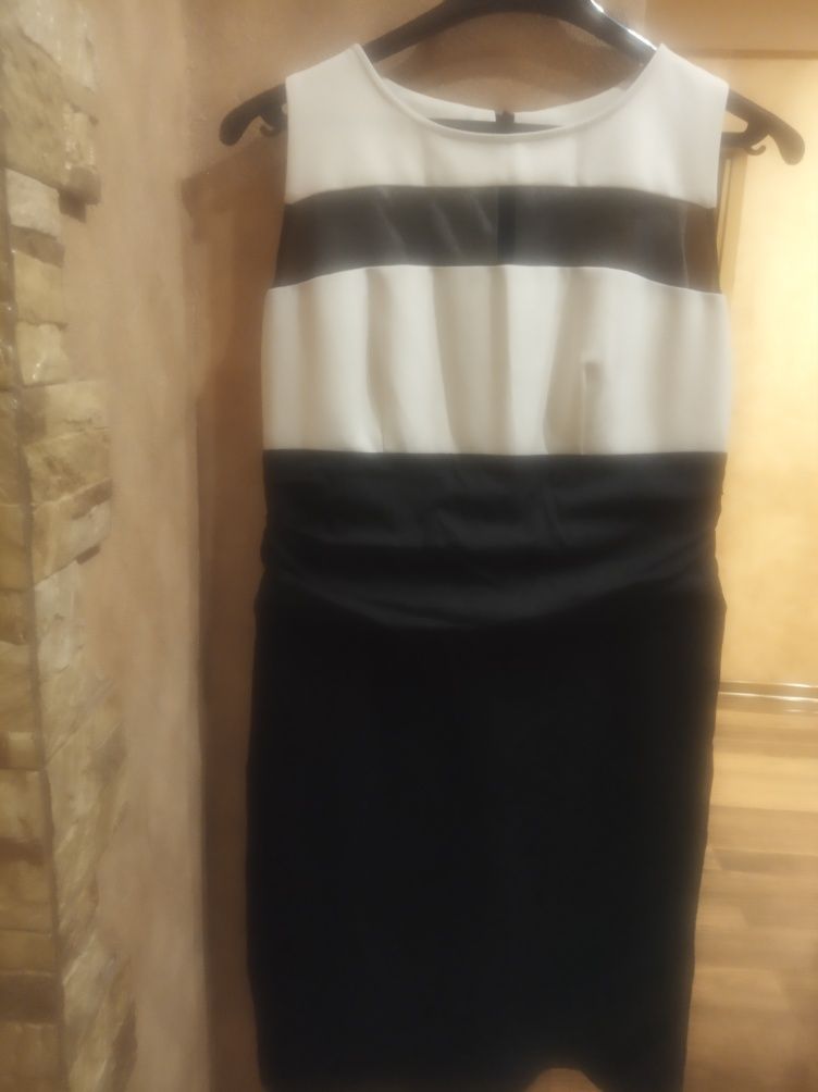 Sukienka biało-czarna L