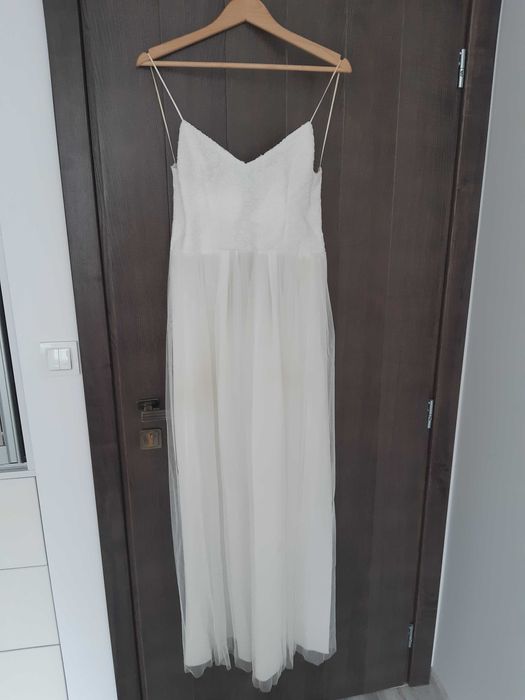 Suknia ślubna rustykalna klasyczna plisowana na cienkich ramiączkach