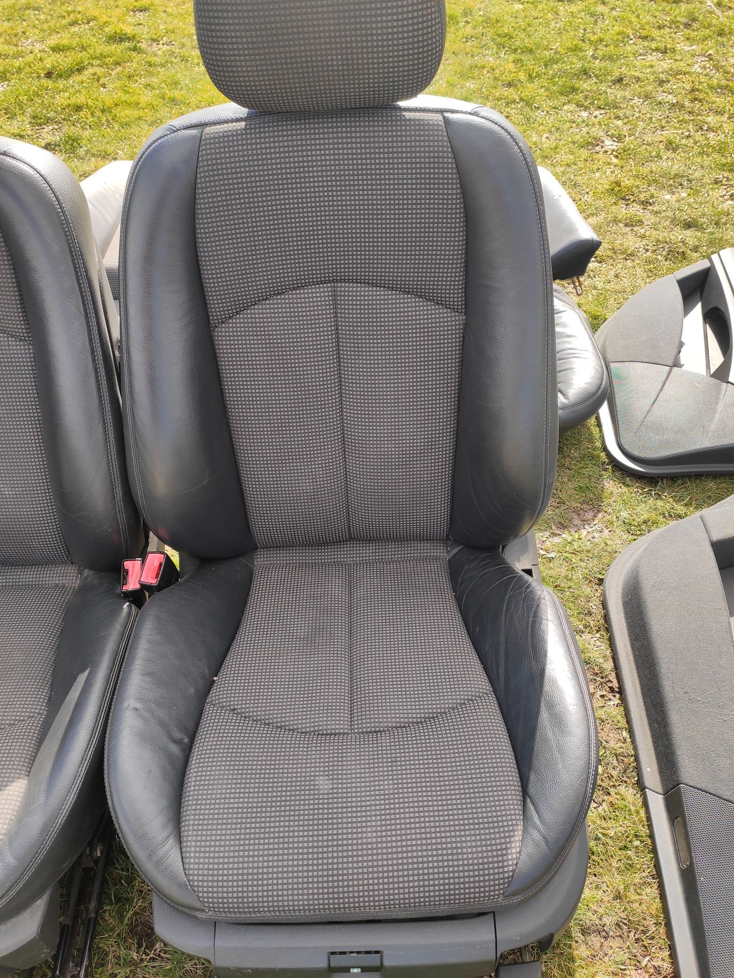 Fotele Środek wnętrze Mercedes e w211 Avantgarde sedan półskóra